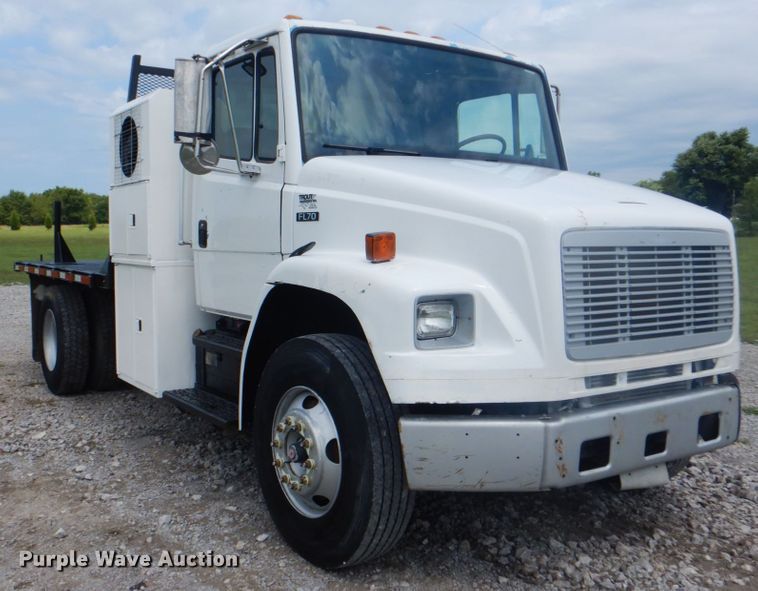 image for item HT9350 2002 Freightliner FL70  flatbed truck