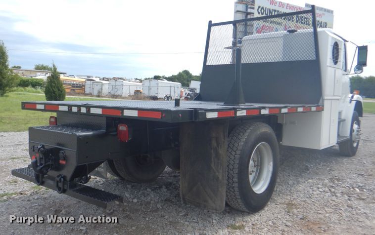 image for item HT9350 2002 Freightliner FL70  flatbed truck