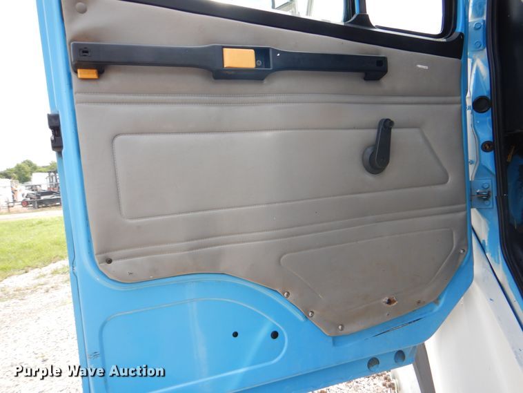 image for item HT9350 2002 Freightliner FL70  flatbed truck