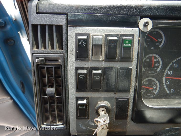 image for item HT9350 2002 Freightliner FL70  flatbed truck