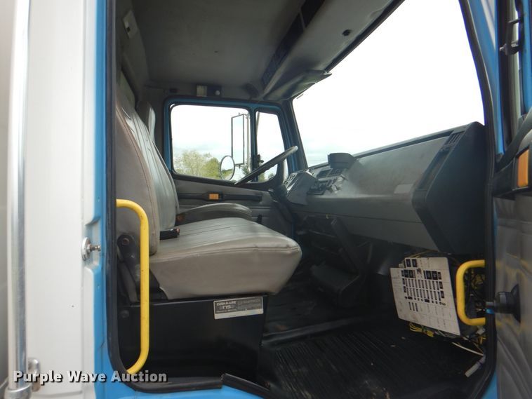 image for item HT9350 2002 Freightliner FL70  flatbed truck