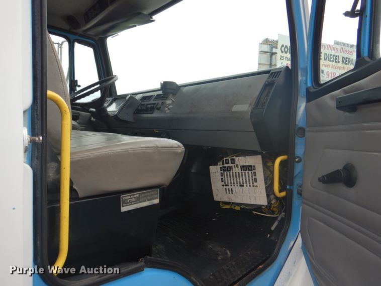 image for item HT9350 2002 Freightliner FL70  flatbed truck