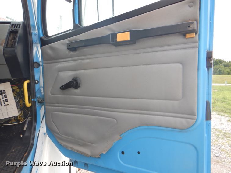 image for item HT9350 2002 Freightliner FL70  flatbed truck