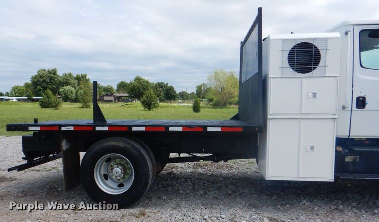 image for item HT9350 2002 Freightliner FL70  flatbed truck