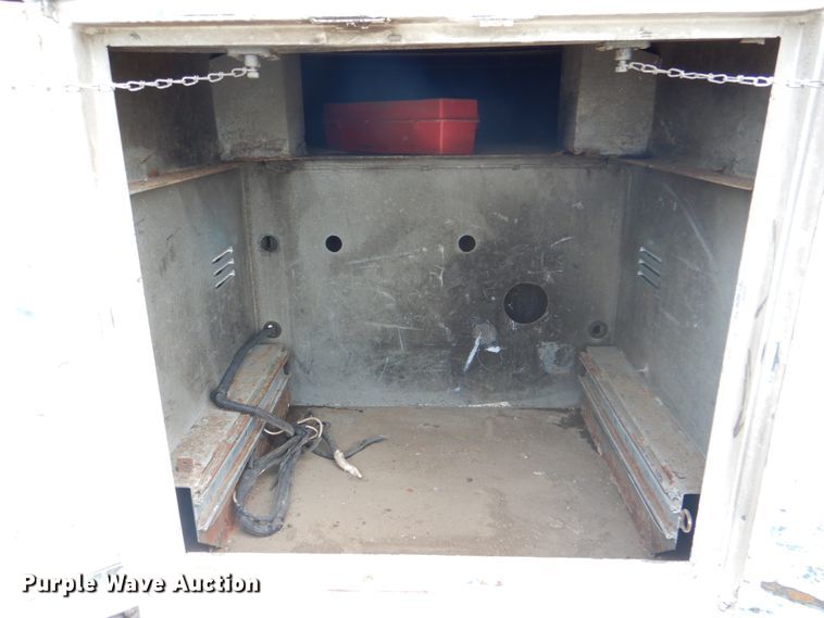 image for item HT9350 2002 Freightliner FL70  flatbed truck