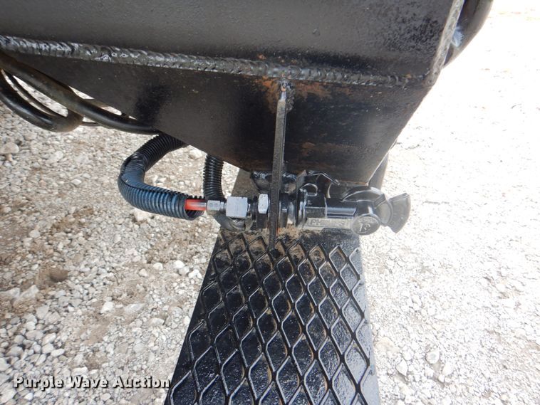 image for item HT9350 2002 Freightliner FL70  flatbed truck