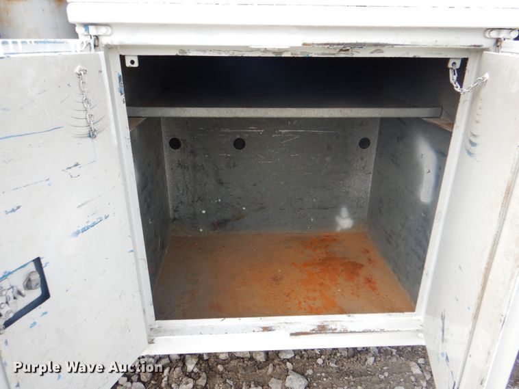 image for item HT9350 2002 Freightliner FL70  flatbed truck