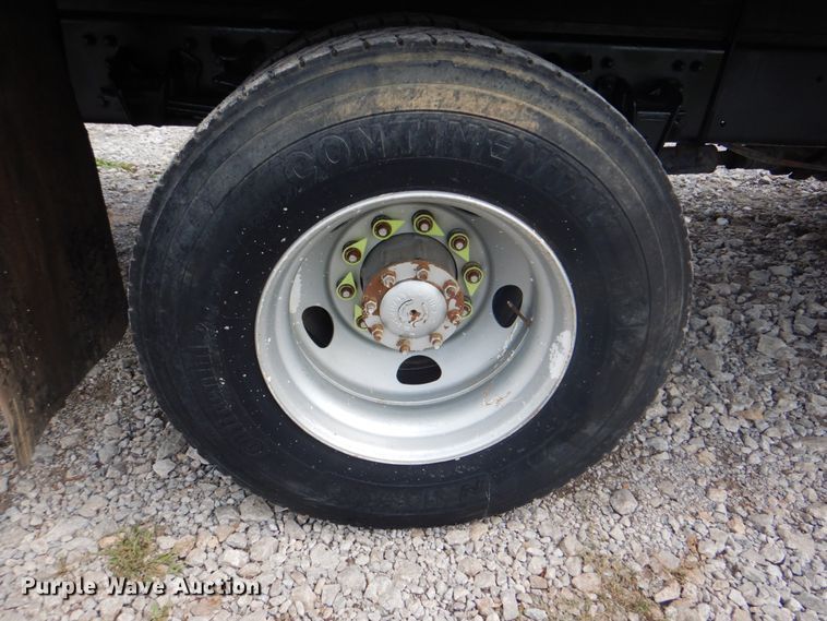 image for item HT9350 2002 Freightliner FL70  flatbed truck