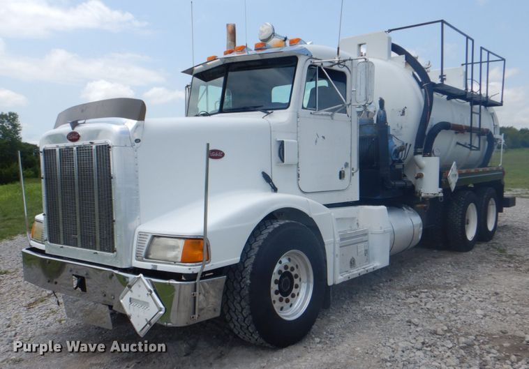image for item HT9355 1990 Peterbilt 377  vacuum truck