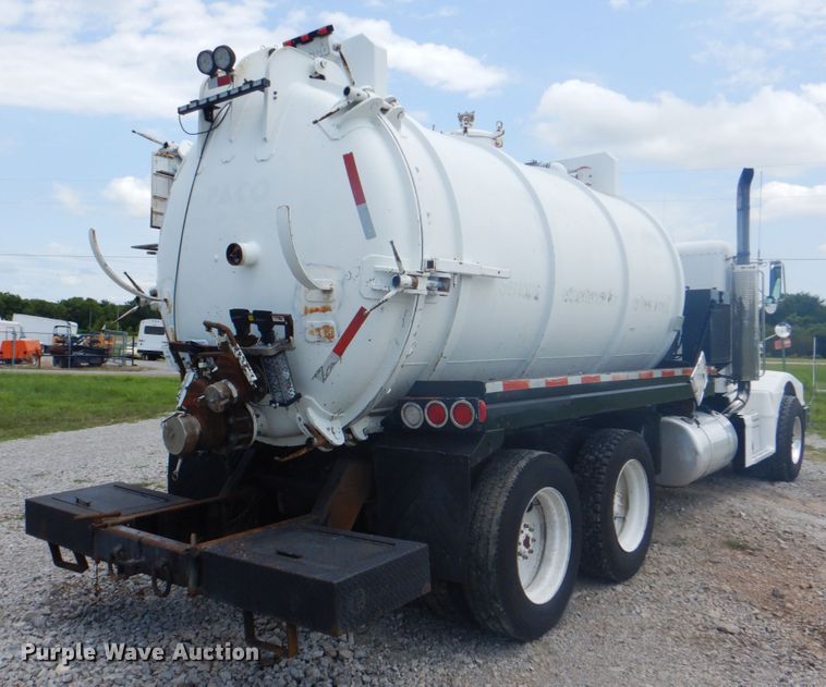 image for item HT9355 1990 Peterbilt 377  vacuum truck
