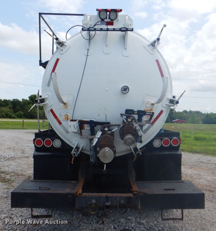 image for item HT9355 1990 Peterbilt 377  vacuum truck