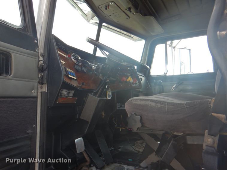 image for item HT9355 1990 Peterbilt 377  vacuum truck