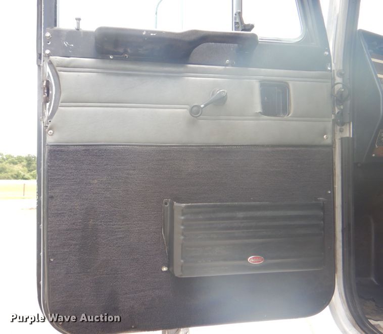 image for item HT9355 1990 Peterbilt 377  vacuum truck