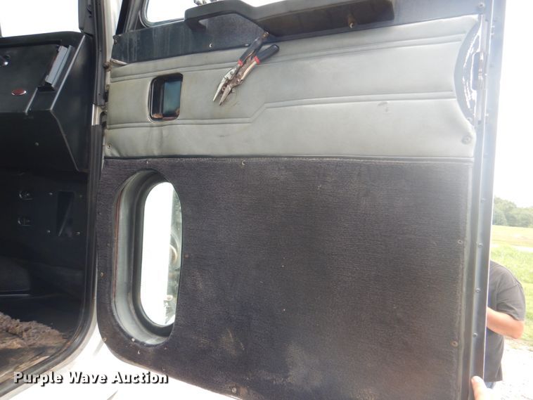 image for item HT9355 1990 Peterbilt 377  vacuum truck