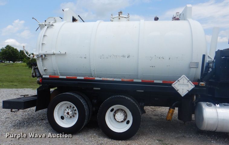 image for item HT9355 1990 Peterbilt 377  vacuum truck