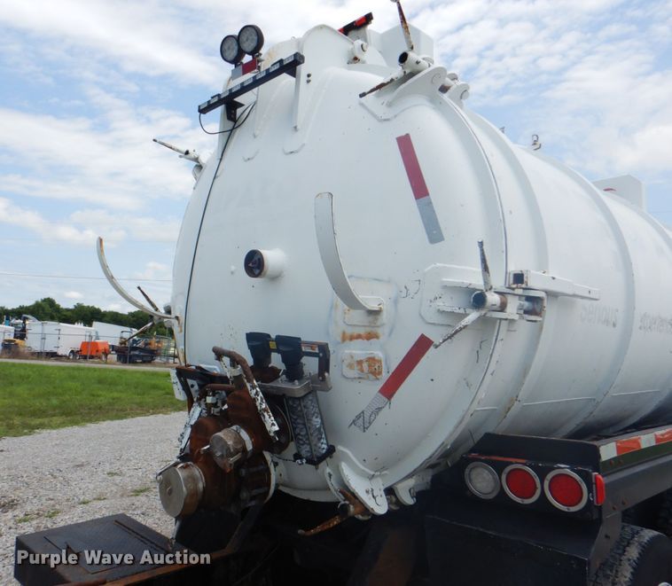 image for item HT9355 1990 Peterbilt 377  vacuum truck