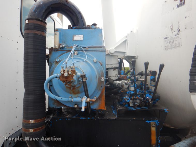 image for item HT9355 1990 Peterbilt 377  vacuum truck