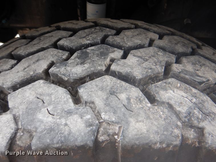 image for item HT9355 1990 Peterbilt 377  vacuum truck