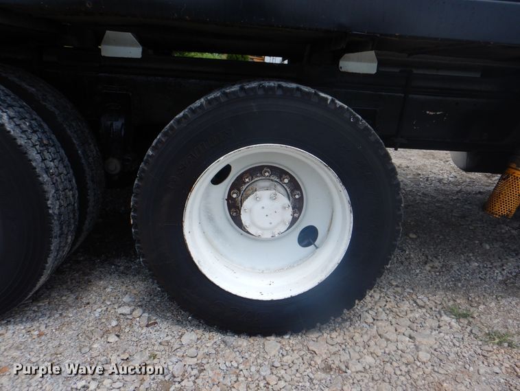 image for item HT9355 1990 Peterbilt 377  vacuum truck