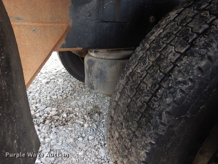 image for item HT9355 1990 Peterbilt 377  vacuum truck