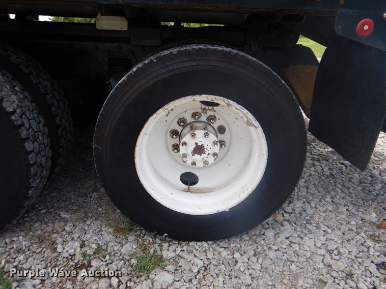 image for item HT9355 1990 Peterbilt 377  vacuum truck