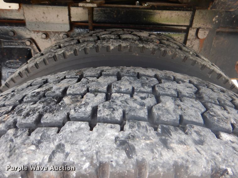 image for item HT9355 1990 Peterbilt 377  vacuum truck