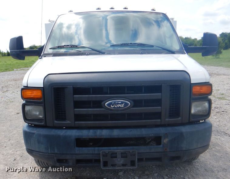 image for item HT9357 2012 Ford E450  utility van with sprayer