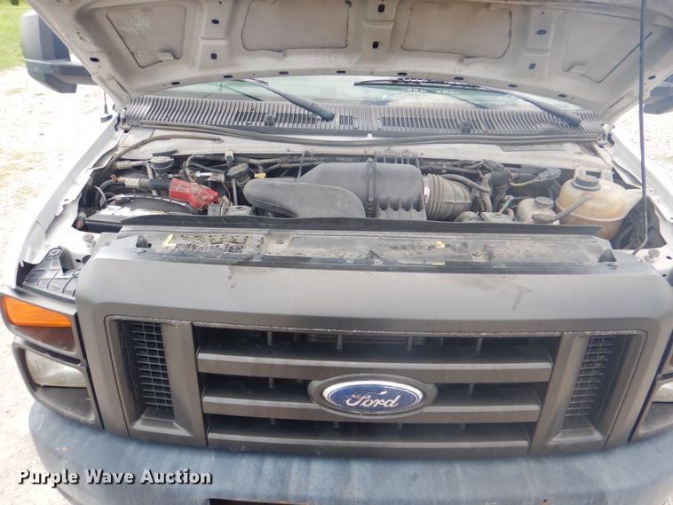 image for item HT9357 2012 Ford E450  utility van with sprayer