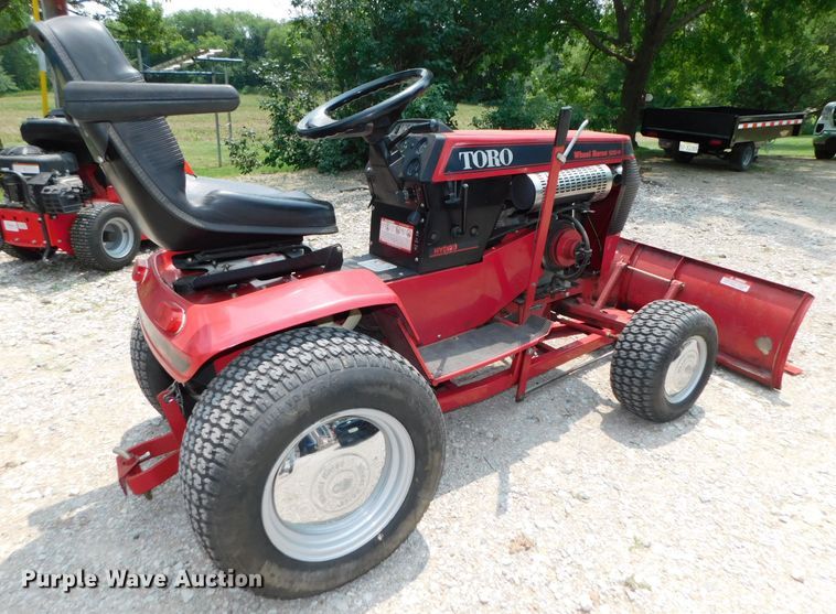 image for item HX9437 1991 Toro Wheel Horse 520H  lawn tractor