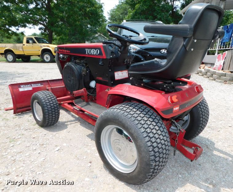 image for item HX9437 1991 Toro Wheel Horse 520H  lawn tractor