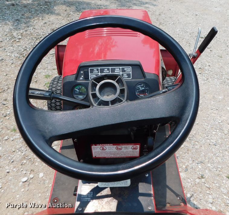 image for item HX9437 1991 Toro Wheel Horse 520H  lawn tractor