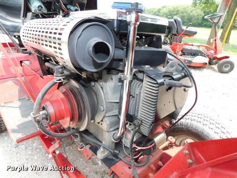image for item HX9437 1991 Toro Wheel Horse 520H  lawn tractor