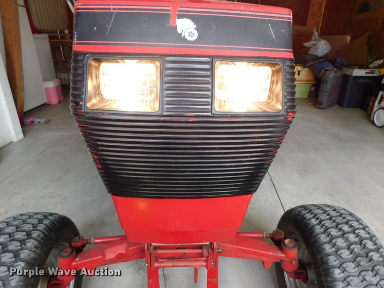 image for item HX9437 1991 Toro Wheel Horse 520H  lawn tractor