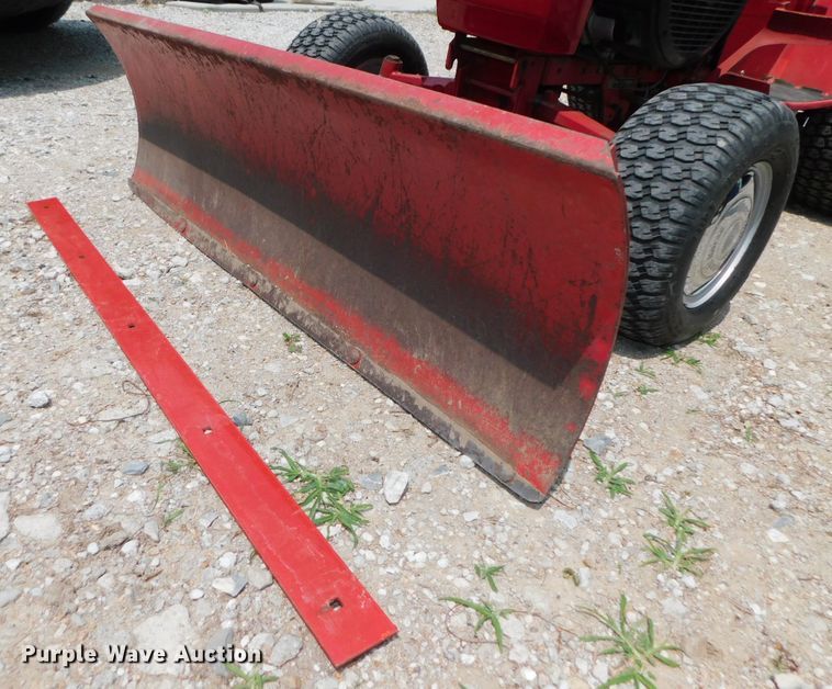 image for item HX9437 1991 Toro Wheel Horse 520H  lawn tractor
