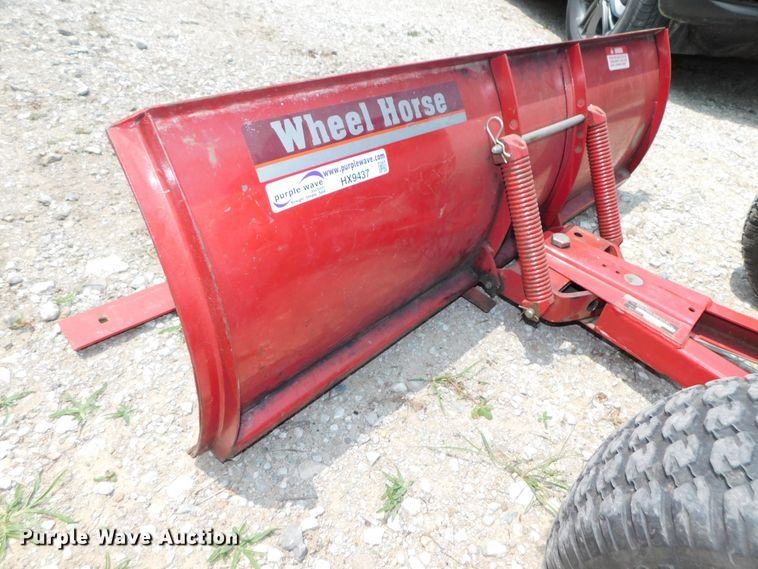 image for item HX9437 1991 Toro Wheel Horse 520H  lawn tractor