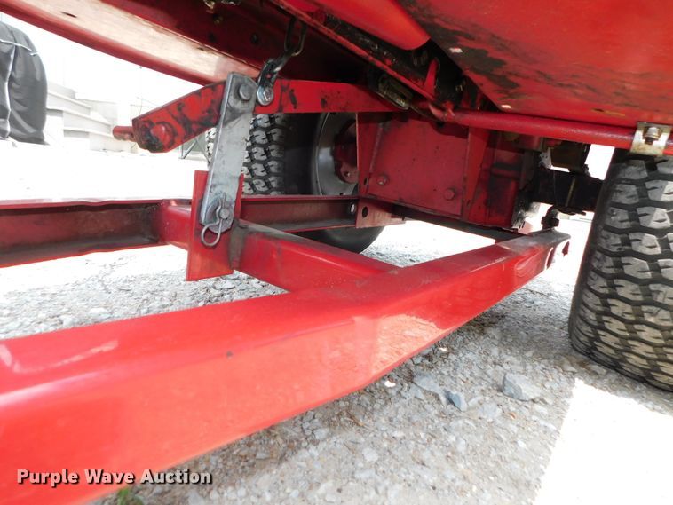 image for item HX9437 1991 Toro Wheel Horse 520H  lawn tractor