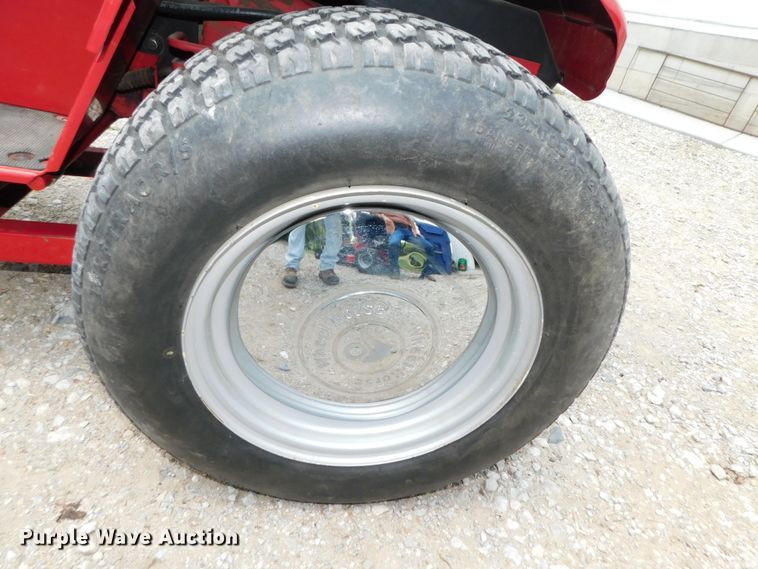 image for item HX9437 1991 Toro Wheel Horse 520H  lawn tractor