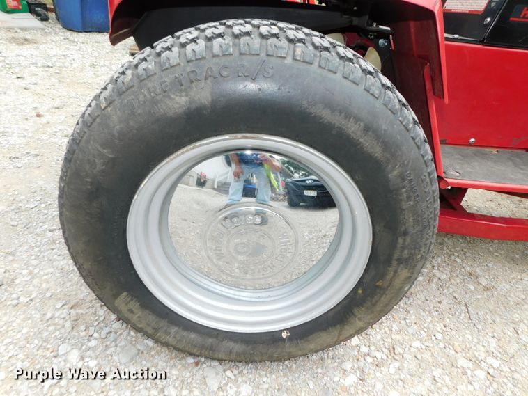 image for item HX9437 1991 Toro Wheel Horse 520H  lawn tractor