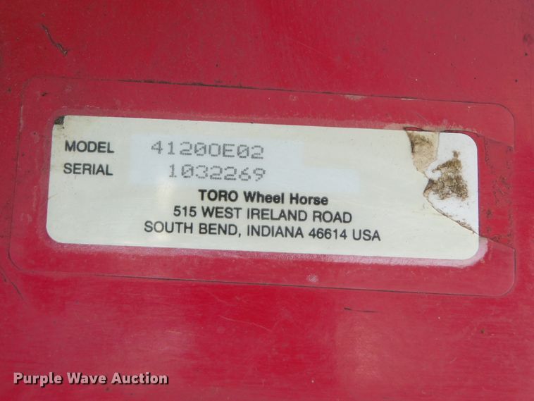 image for item HX9437 1991 Toro Wheel Horse 520H  lawn tractor