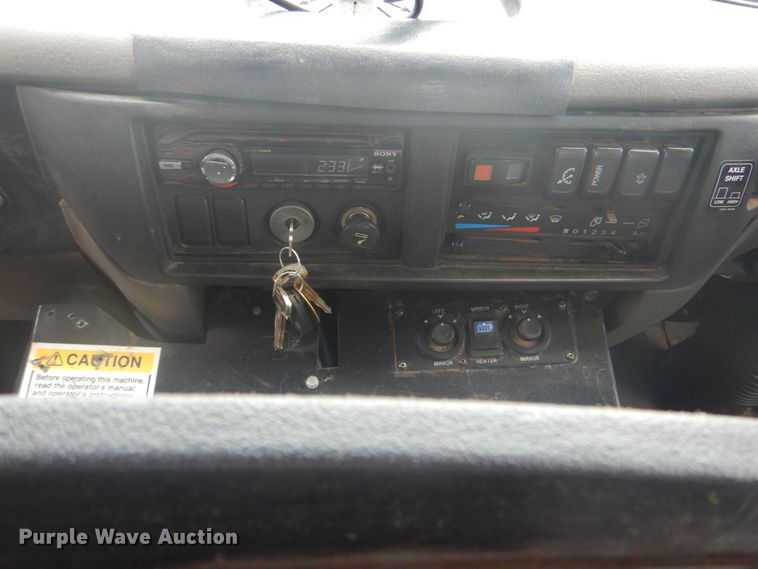 image for item IA9993 2009 Nissan UD3000  street sweeper truck