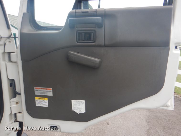 image for item IA9993 2009 Nissan UD3000  street sweeper truck