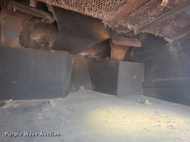 image for item IA9993 2009 Nissan UD3000  street sweeper truck