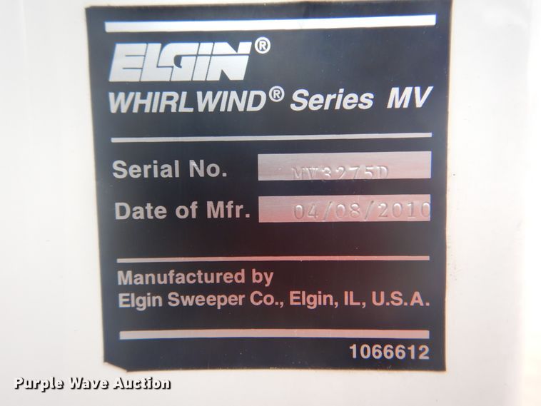 image for item IA9993 2009 Nissan UD3000  street sweeper truck