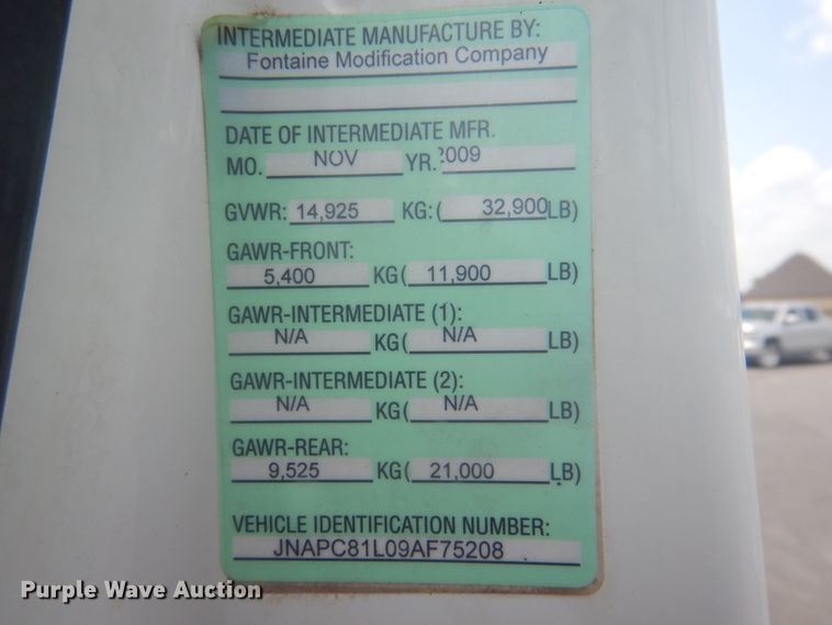 image for item IA9993 2009 Nissan UD3000  street sweeper truck