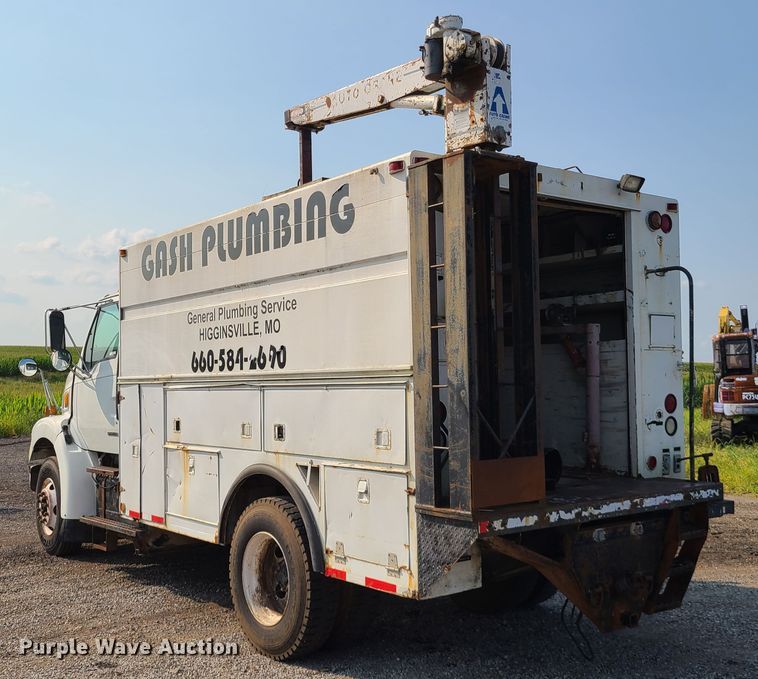 image for item IC9860 1999 Sterling L7501  utility / service truck