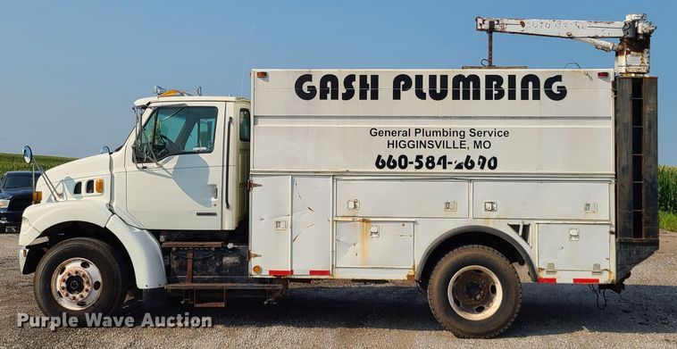 image for item IC9860 1999 Sterling L7501  utility / service truck