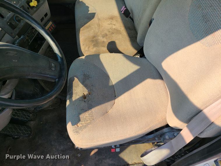 image for item IC9860 1999 Sterling L7501  utility / service truck