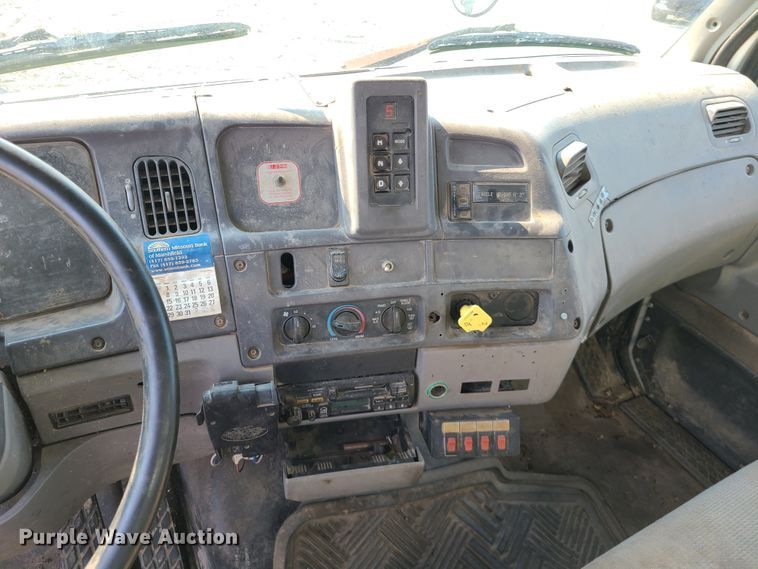 image for item IC9860 1999 Sterling L7501  utility / service truck