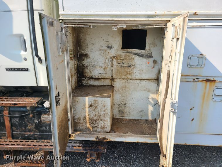 image for item IC9860 1999 Sterling L7501  utility / service truck