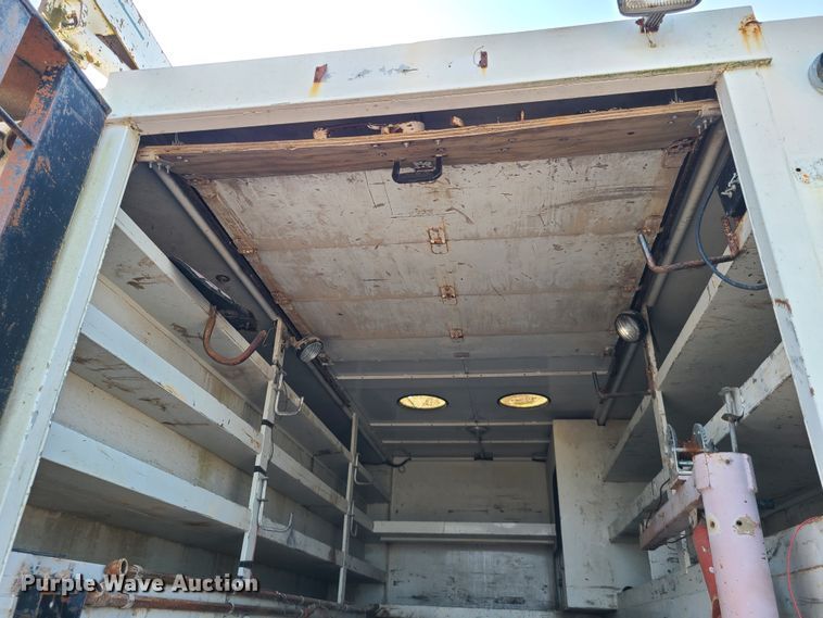 image for item IC9860 1999 Sterling L7501  utility / service truck